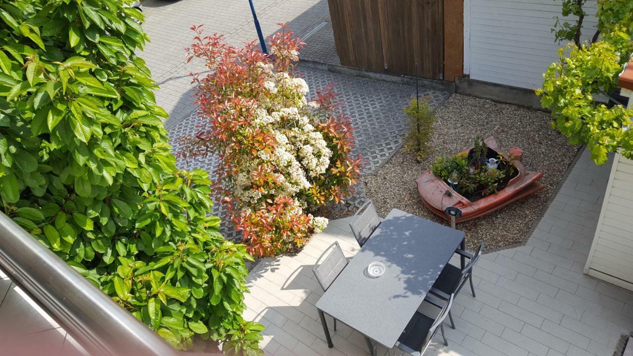 Ferienwohnung Vikolisa Bad Schonborn Exterior photo